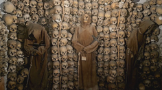 Miesto, kde na vás dýcha smrť. Nahliadli sme do tajomnej krypty kapucínov v Ríme