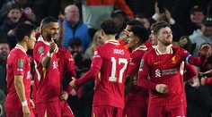 Liverpool sa z triumfu tešil trojnásobne, City a Arsenal totiž zakopli. Víťazne aj Nottingham či Southampton