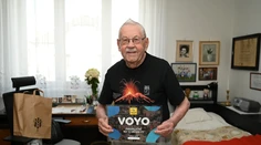 Má 101 rokov, stále však vášnivo fandí obľúbenému klubu. Ten ho teraz odmenil