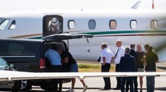 Paparazzi zachytili Meghan na letisku: Vzácne fotky so synom Archiem