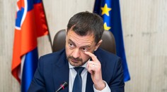 Heger schytáva kritiku od liberálov aj progresívcov. SaS vyzýva k úradníckej vláde