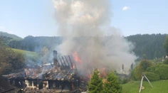 FOTO+VIDEO: V Zázrivej horel penzión. Škody rátajú v miliónoch eur