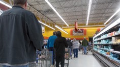 Supermarkety nás nútia veľa utrácať: Využívajú 13 prefíkaných trikov