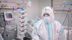 Delta vlna naberá na sile. Spomalenie by mohlo prísť v novembri, prísne opatrenia už nemajú význam