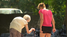 Dobrá správa pre tých, ktorí sa starajú o svojich blízkych. Od decembra by mali dostať príspevky po novom