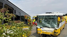 Vážna nehoda u susedov. Čelná zrážka dvoch autobusov si vyžiadala desiatky zranených