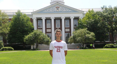 Vyrastal v Slovane, bol v reprezentácii. Počas zranenia zmenil priority a dostal sa na Harvard