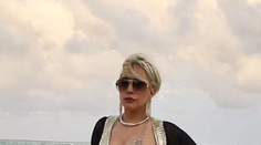Lady Gaga v tango bikinách. Prsia ako placky, zadok ako Kardashianka