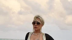 Lady Gaga v tango bikinách. Prsia ako placky, zadok ako Kardashianka