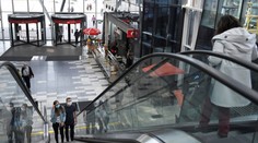 Kvôli bombovej hrozbe evakuovali celý Aupark, nič v ňom však nenašli