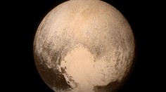 Poďte sa pozrieť na Pluto tak, ako ste ho ešte nevideli