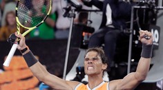 Nadal prekvapenie nepripustil, poľahky zdolal Tsitsipasa a prebojoval sa do finále AO