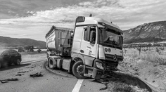 Tragická nehoda pri Rožňave si vyžiadala jednu obeť. Polícia začala trestné stíhanie