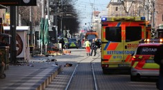 V Mannheime vrazilo do davu ľudí vo vysokej rýchlosti auto, hlásia dve obete aj zranených