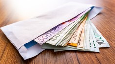 Kuchynská linka z druhej ruky mala nečakanú hodnotu. Muž v nej objavil skrýšu so sumou 150-tisíc eur