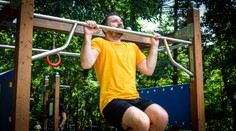 Seriál o cvičení: Žiadne fitko! Tieto cviky môžete robiť aj vonku, jeden z nich je výborný na brucho