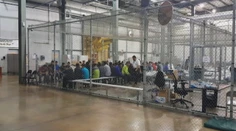 Trump bráni svoju krutú imigračnú politiku. Ako odstrašujúci príklad spomenul Európu