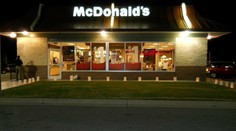 Americký senátor vyzval McDonald’s, aby zvýšil minimálnu mzdu tak ako Amazon