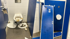 Zdevastované toalety a urážky. Niektorí fanúšikovia Slovana neuniesli prehru proti Trnave