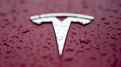 Autopilot novej Tesly má ďalšiu obeť. Auto si nevšimlo a zabilo mladého motorkára