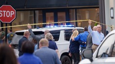 Dve skupiny po hádke spustili v nákupnom centre streľbu. Zranilo sa najmenej 10 ľudí