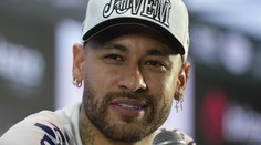 Zase to spravil? Neymar sa nechal vystriedať pre zranenie, o pár hodín ho videli na karnevale v Riu