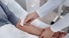 Žena trpela tromi smrteľnými chorobami. Prelomová liečba ju vrátila do života