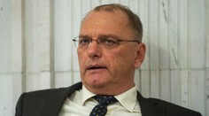 Šéfa sociálnej poisťovne zatiaľ neodvolajú. Ľubomír Vážny ustál dnešný poslanecký prieskum