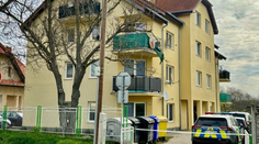 Brutálny koniec hádky v byte na západe Slovenska. Žena dobodala priateľa (†27)