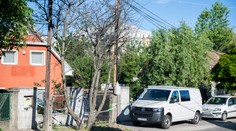 Mladík, ktorý útočil nožom na svoju rodinu, už čelí obvineniu. Hrozí mu najvyšší trest