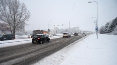 Pozor na nepriaznivé počasie. Na väčšine Slovenska treba rátať so silným vetrom, poľadovicou aj hmlou