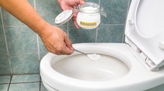 Tip do domácnosti: Najlepší WC čistič vás nebude stáť takmer nič