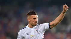Krásne gesto šéfa Gašparíkovho klubu. Legendárny Podolski pomôže rodine zavraždeného fanúšika