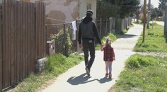 Mladého muža nepustili do obchodu s dieťaťom. Dôvodom bolo odporúčanie hygienikov