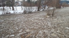 Sneh sa topí: V týchto regiónoch hrozia záplavy či ľadová povodeň