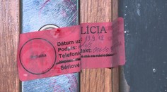 Policajti našli v byte v Bratislave mŕtvu ženu (†65). Mala viaceré poranenia na hlave