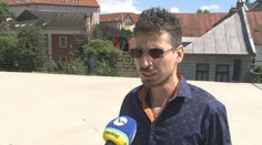 Policajti ho na základe videa podozrievali z vylamovania zrkadiel na autách. Pred úradom dokázal svoju nevinu