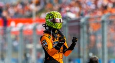 GALÉRIA: Prekvapujúcu pole position Leclerc na triumf nepremenil. V McLarene opäť vypukla nespútaná radosť