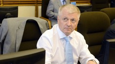 Žiadajú odvolať ministra. Črtá sa veľký škandál