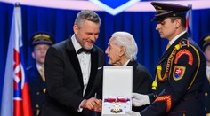 Prezident udelil štátne vyznamenania 22 osobnostiam, z toho štyrom in memoriam