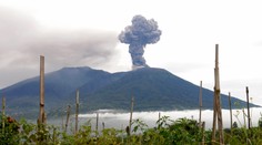 Počet obetí výbuchu sopky v Indonézii sa zvýšil na 13, našli ďalšie dve telá