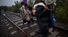 Nešťastný sýrsky utečenec sa na protest polial benzínom