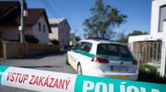 Zo Staškova prišli najhoršie správy. Jedna učiteľka po útoku nožom zomrela, dieťa je v kritickom stave