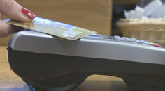 Zvykli ste si na rýchle bezkontaktné platby bez PIN kódu? Od soboty prichádza zmena