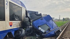 VIDEO: Kamión roztrhnutý na kusy a zničený vlak. Takto vyzerá miesto tragickej nehody