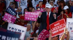 Šéfka Trumpovej kampane priznala: Zaostávame za Clintonovou