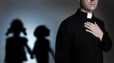 Poľskom otriasa dokument o pedofilných kňazoch. Za jeden deň si ho pozreli milióny ľudí