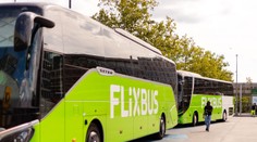 Mladík si chcel len kúpiť pitie. Autobus mu zrazu odišiel, mal v ňom lieky aj mobil