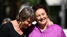 Za vraždu svojich štyroch detí austrálsku matku väznili 20 rokov. Súd ju teraz zbavil viny