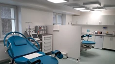 Skúmala inštitúcie, ako chránia ženy pri pôrode: Systém zlyháva a tým, ktorí porušujú práva, to vyhovuje